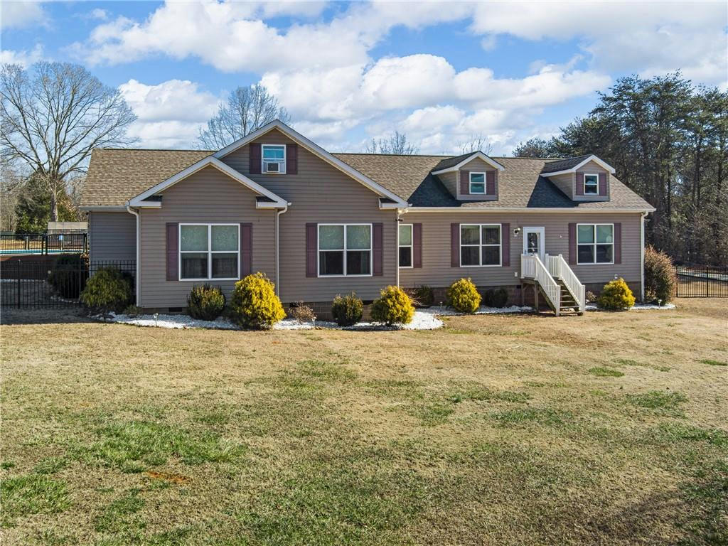 110 WHITE RD, WELLFORD, SC 29385, photo 1 of 38