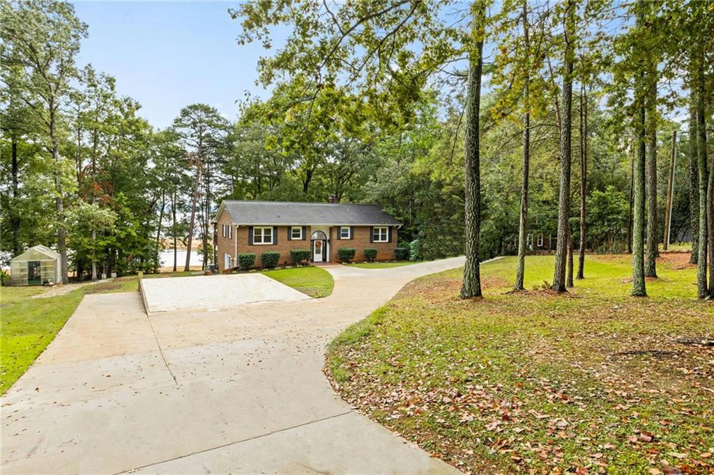 211 CIRCLE DR, TOWNVILLE, SC 29689, photo 1 of 50